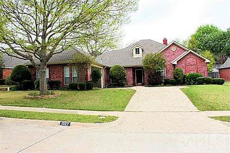 2nd image of 1327 Lakewood Dr