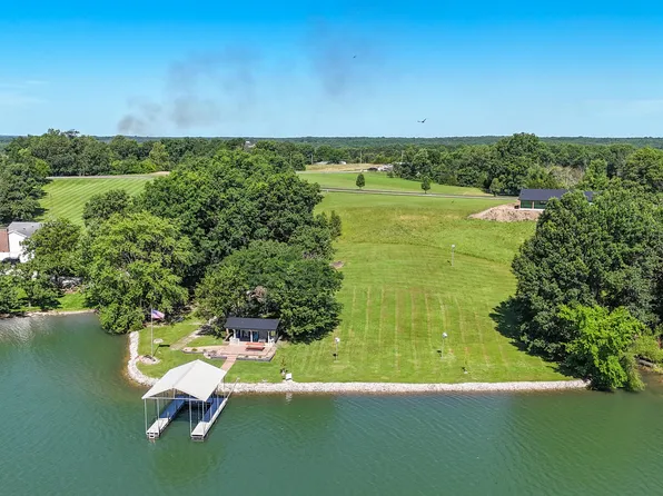 Mohawk Dr, Keytesville, MO 65261