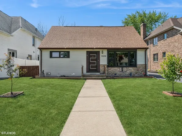 7039 Palma Ln, Morton Grove, IL 60053