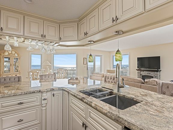 2nd image of 219 E Grand Avenue #2B