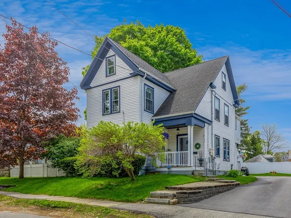 11 Whittier St, Amesbury, MA 01913