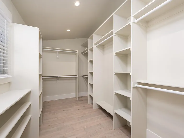 Luxury Spaces — Photo 212