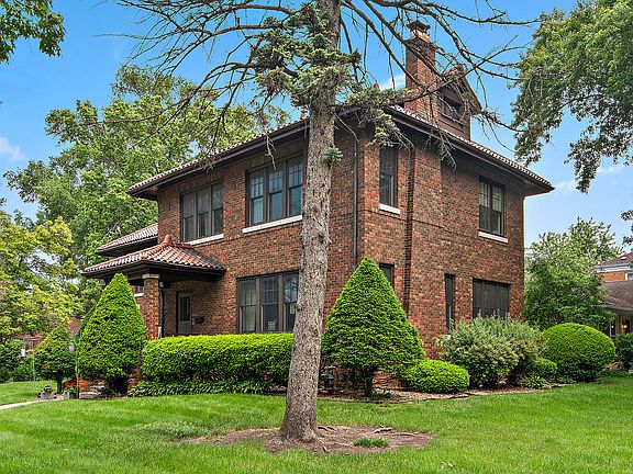 2nd image of 829 Gardner Rd