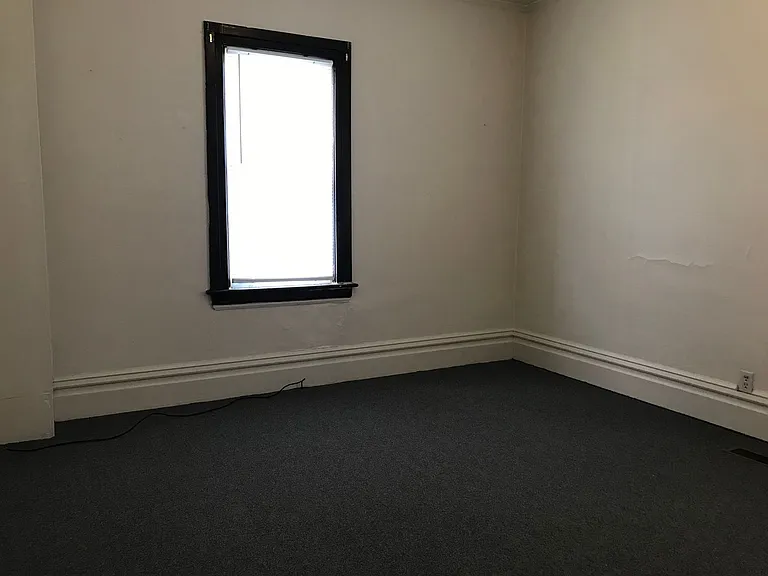 1017 Virginia Ave — Photo 8