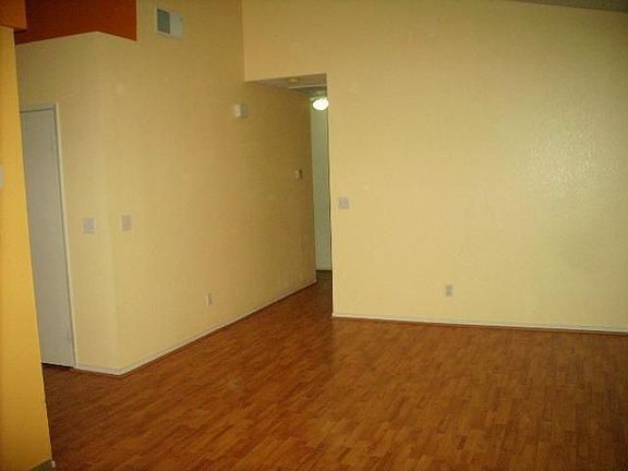 4th image of 7661 N Baird Ave
