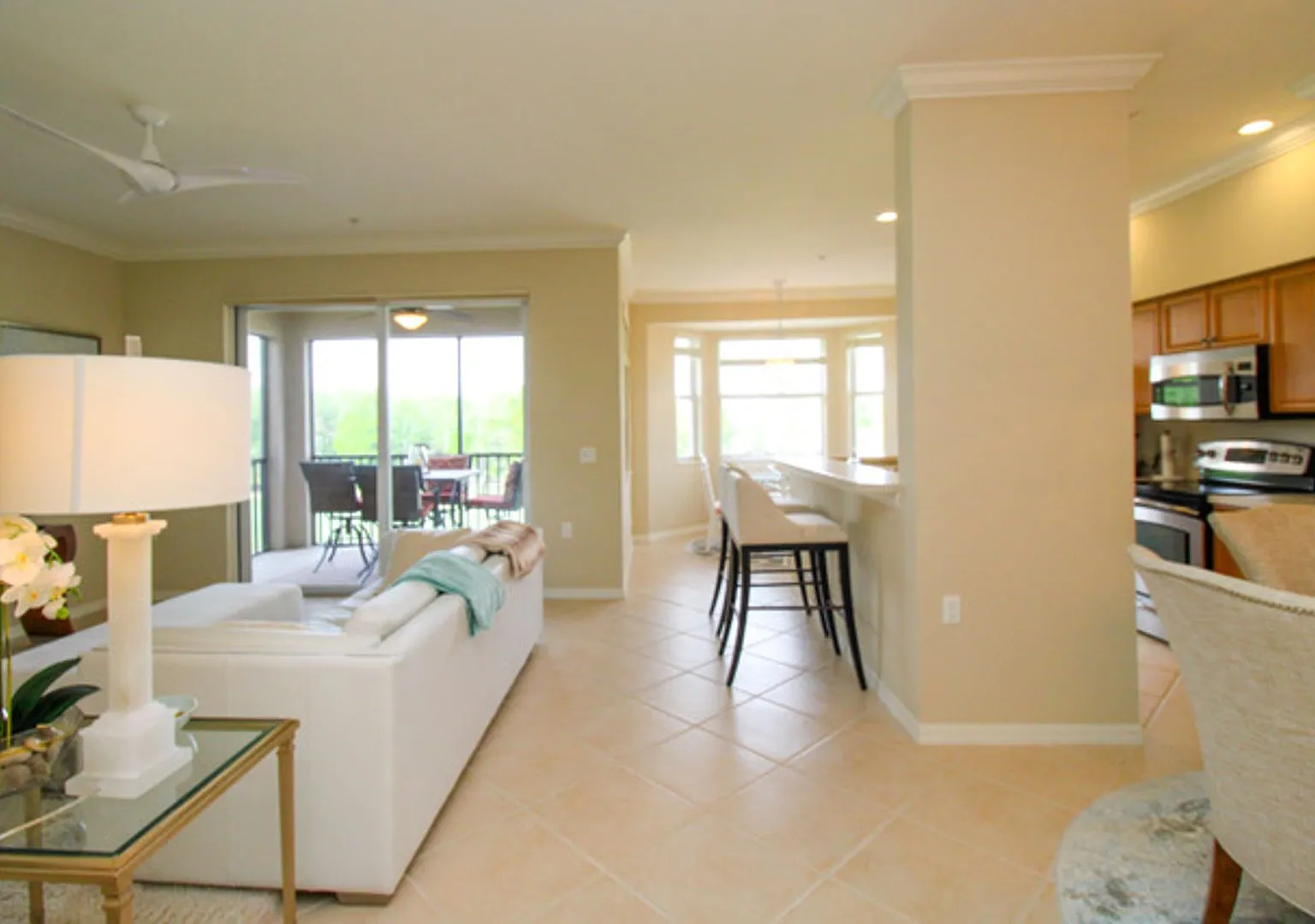 Calling All Golf Enthusiasts ** Stunning 2/2 Penthouse Unit At Heritage Bay Golf & Country Club *... — Photo 1