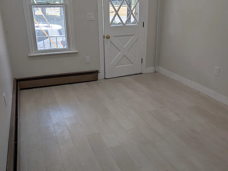 21 W Carroll St — Photo 8