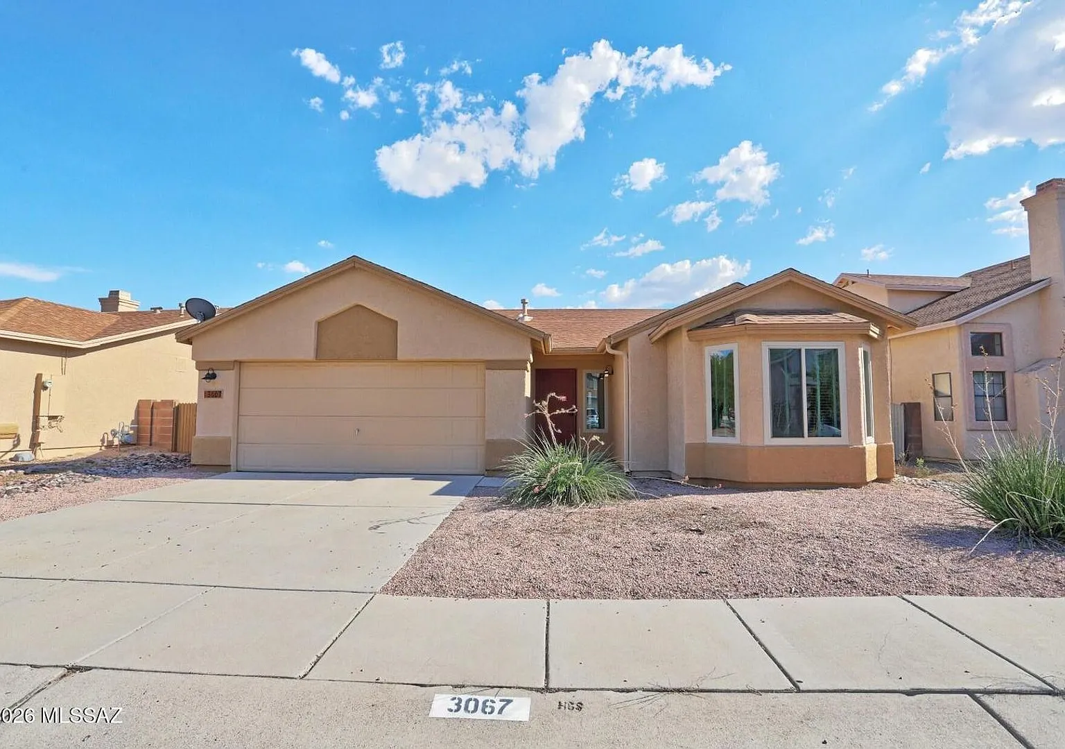 Modern Comfort Meets Convenience 3 bedroom 2 bath — Photo 1