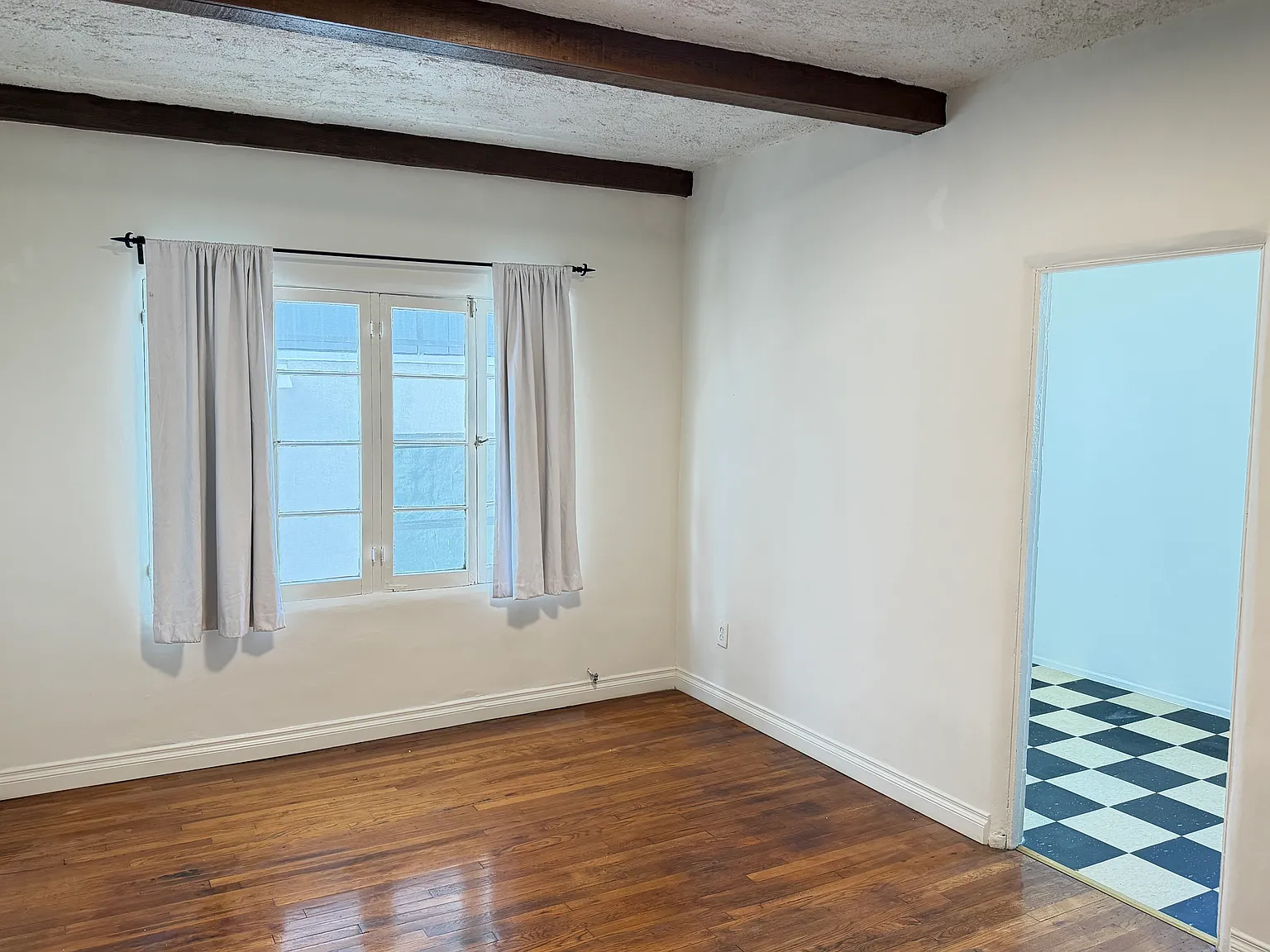 Studio, 450 sqft, $1,500 — Photo 2
