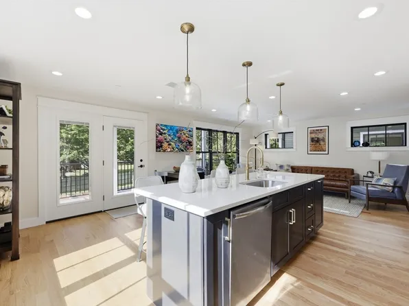 14 Garfield St #A2, Florence, MA 01062