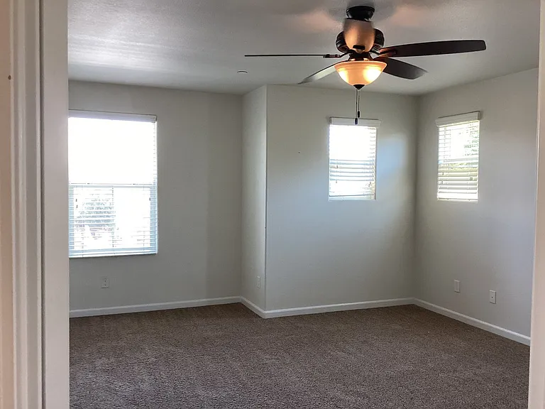 7009 N Harmony Dr — Photo 20