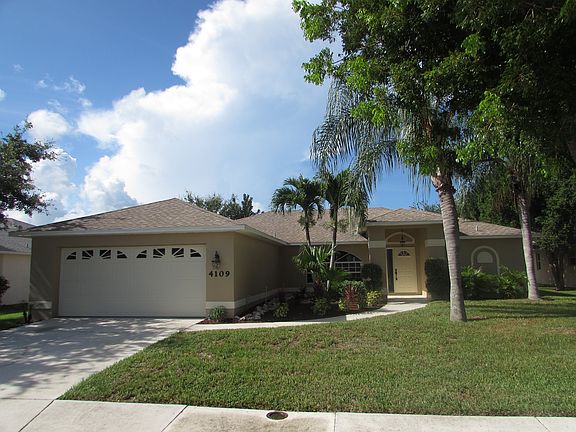 3rd image of 4109 Dahoon Holly Ct