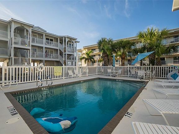 4th image of 1460 Gulf Blvd Unit 5