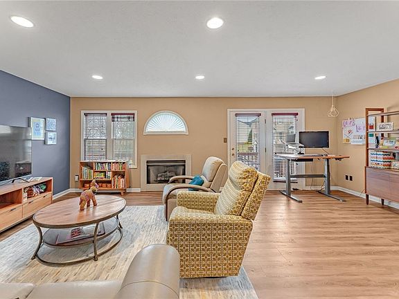2nd image of 474 Cherryhill Dr