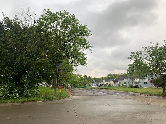 5th image of 8573 Harold Dr