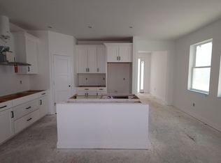 5663 Maydale Ave, Wesley Chapel, FL 33545