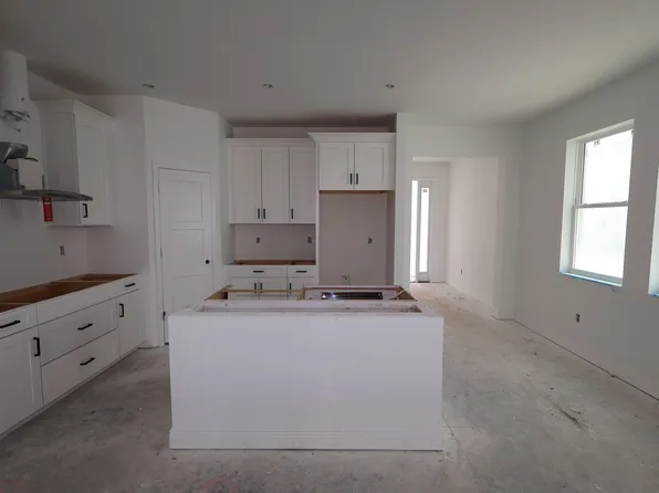 5663 Maydale Ave, Wesley Chapel, FL 33545