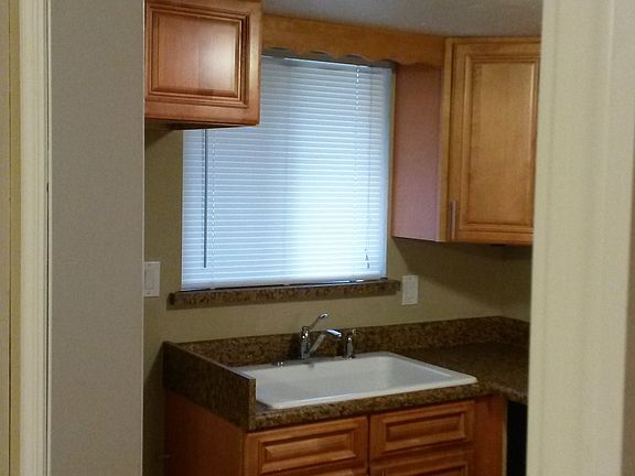 4th image of 634 Saint Johns Ct N Unit 634