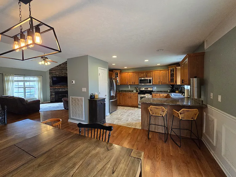 594 Mountain View Dr — Photo 7