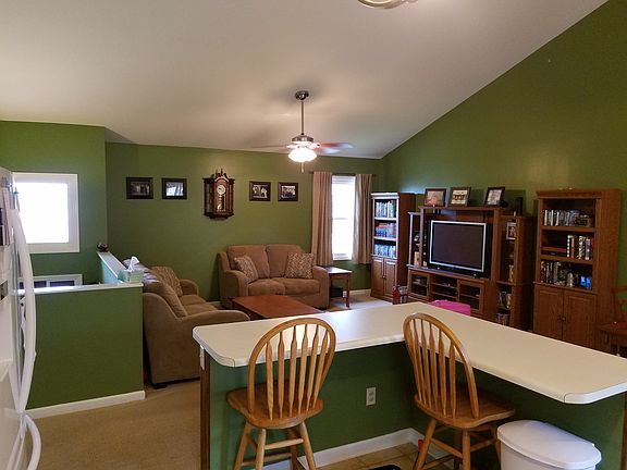 4th image of 3825 Forest Green Dr