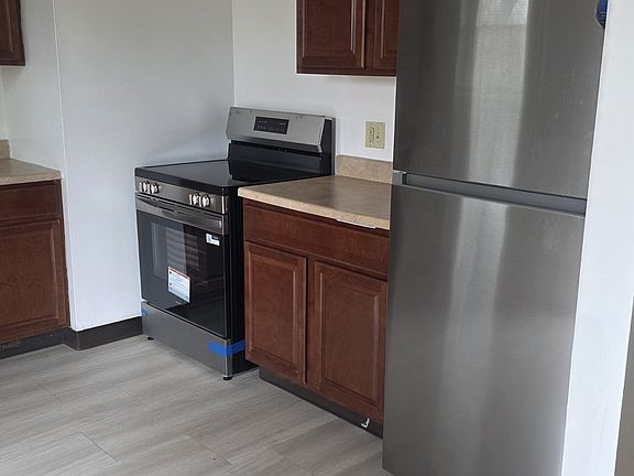 2nd image of 1182 Eastfield Rd #1182