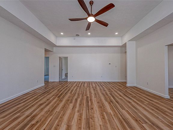 3rd image of 800 Jackson Ave