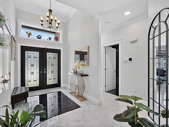 5th image of 3945 Zanzibar Cres