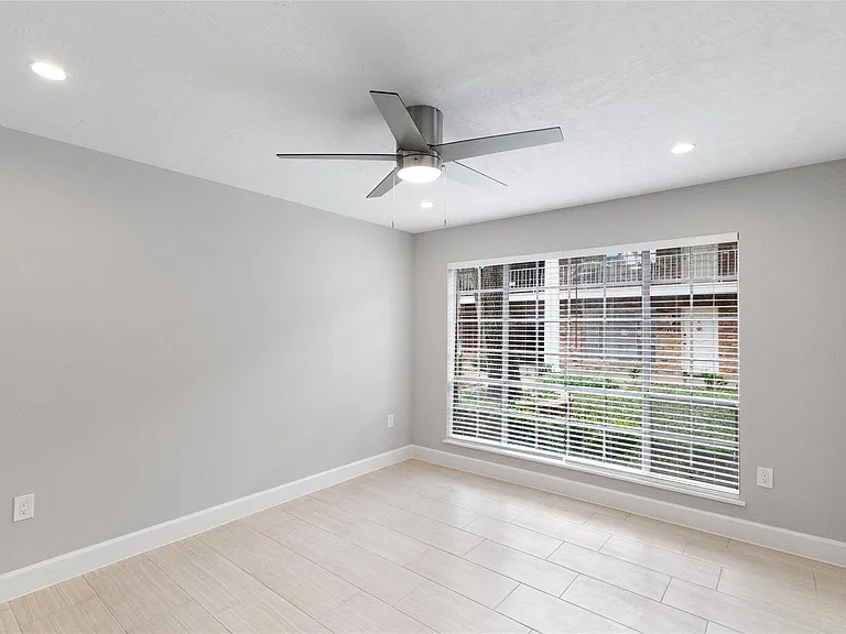 2201 Fountain View Dr #47 — Photo 12