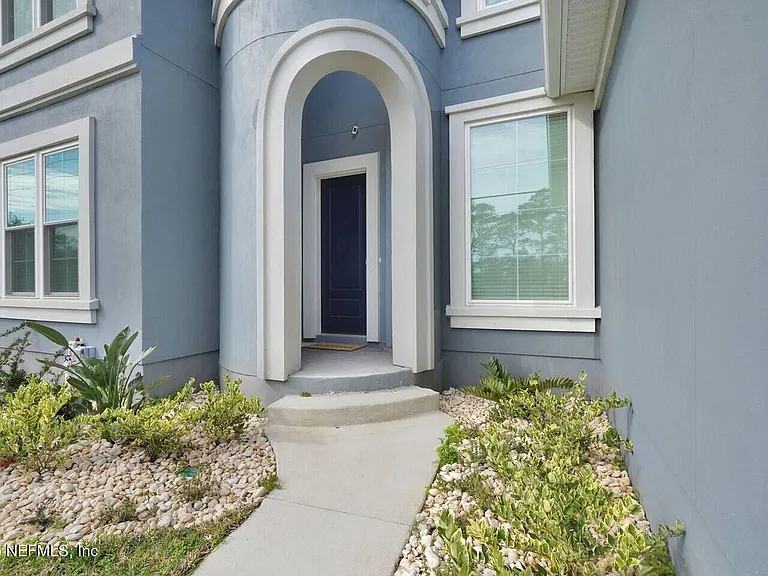 586 A1a N — Photo 2