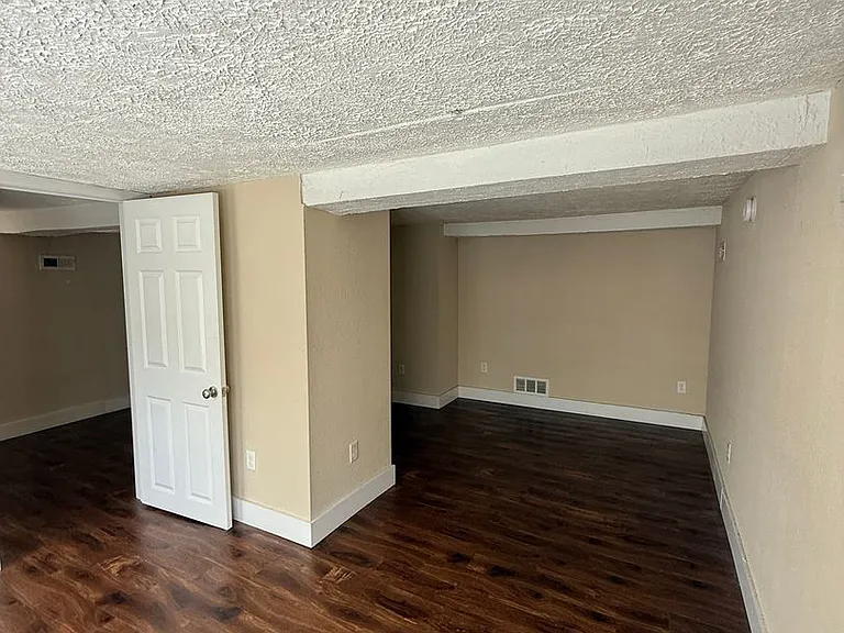 1209 S Lincoln St — Photo 12
