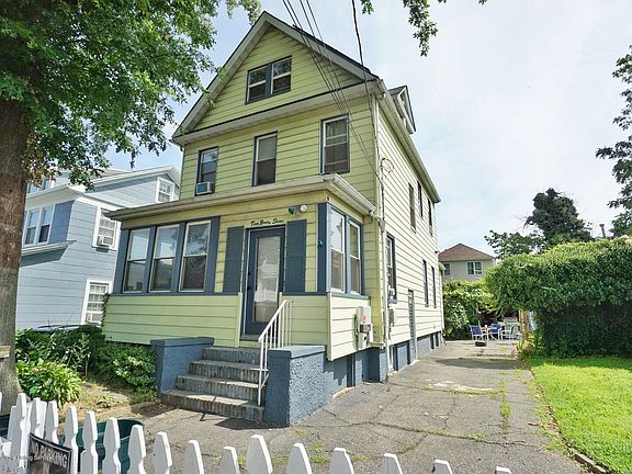 2nd image of 297 Pelton Ave