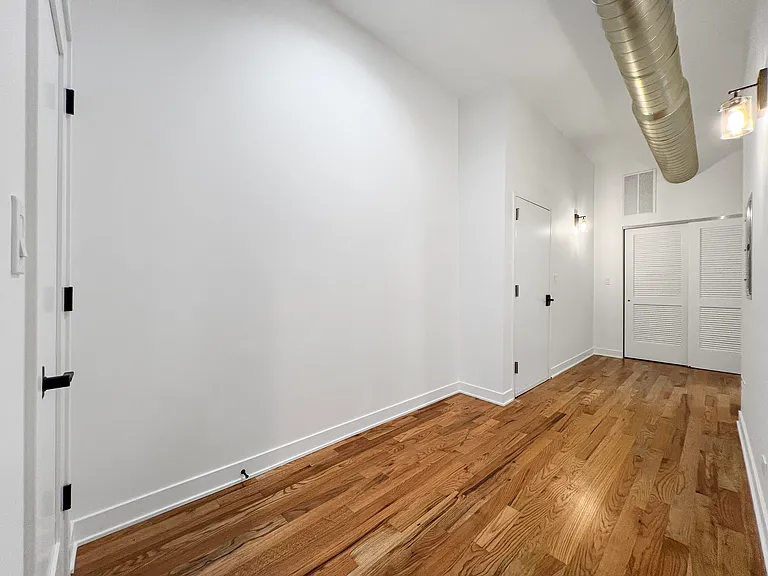 309 W Chicago Ave #302 — Photo 20
