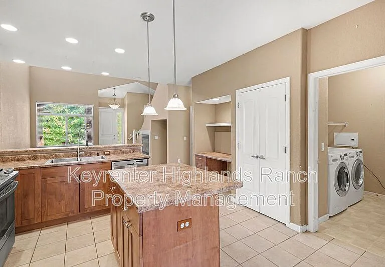 8546 Gold Peak Ln #B — Photo 5