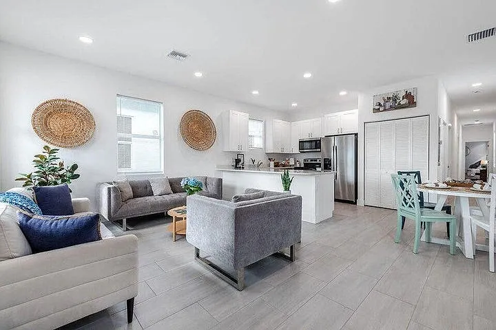 2671 Hiawatha Ave — Photo 4
