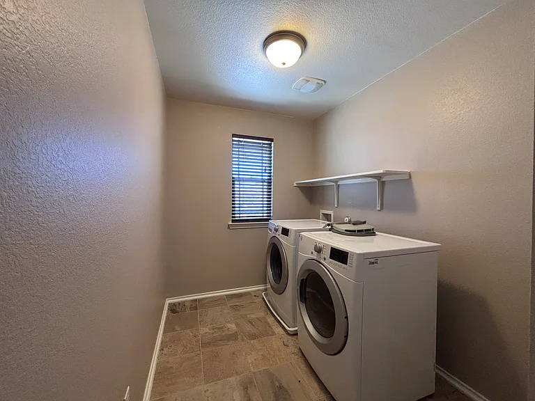 1405 Berlin Ln — Photo 31