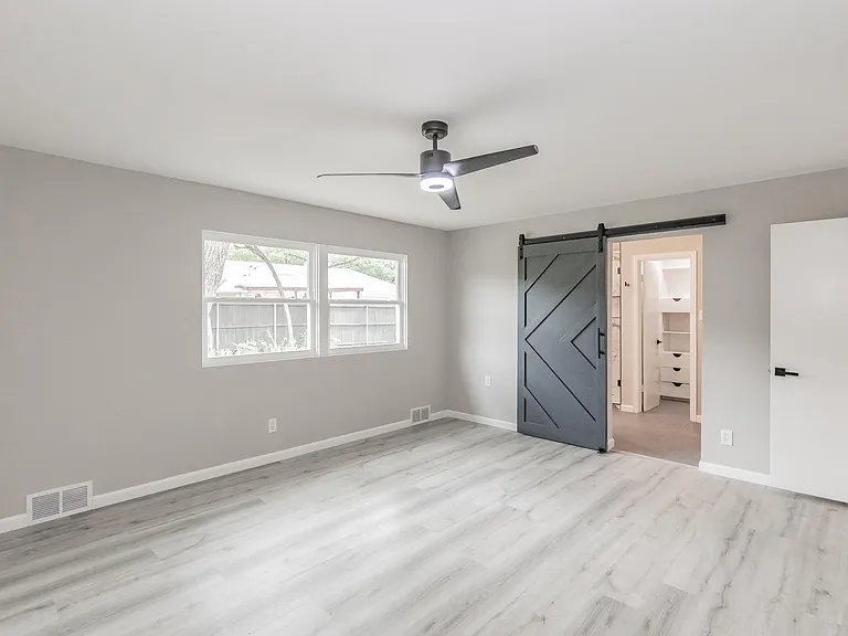 4015 Crown Shore Dr — Photo 22