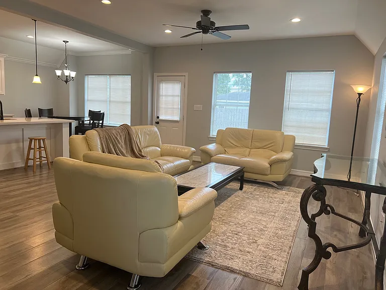 9815 Bamboo Rd #B — Photo 2