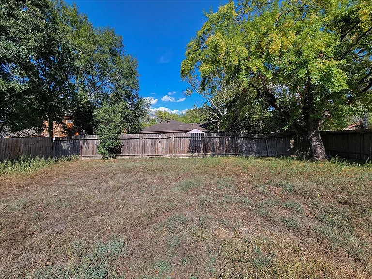 18402 Tall Cypress Dr — Photo 25