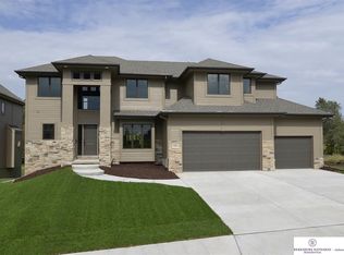 17812 Corby St, Omaha, NE 68116