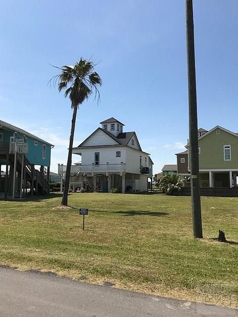2nd image of 2777 Gulfview Ln