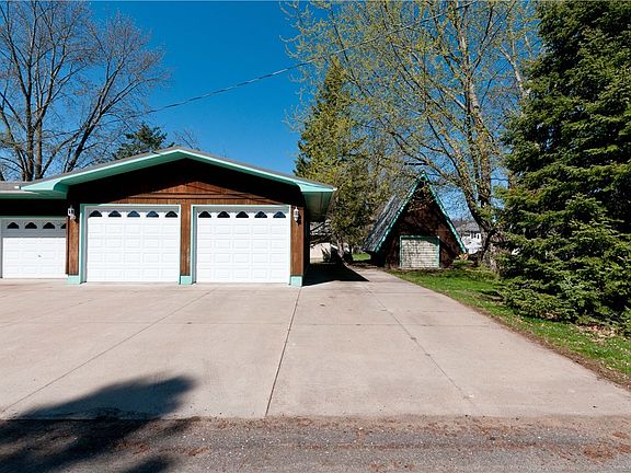 3rd image of 1030 Bundy Avenue