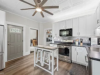 3 bed, 1.5 bath, 1728 sqft, $2,750 — Photo 1