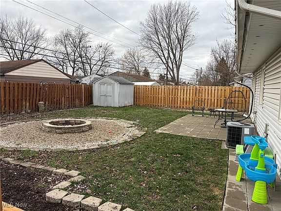 5th image of 351 Lombardy Dr
