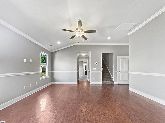 3rd image of 102 Oxboro Ct