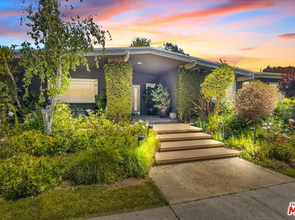 18821 Paseo Nuevo Dr, Tarzana, CA 91356