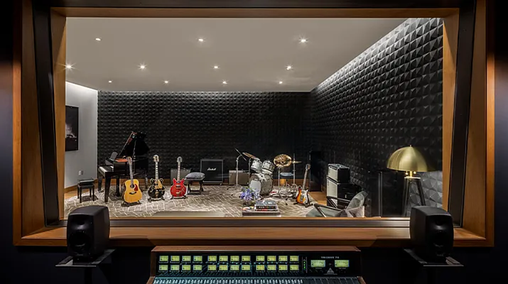 Rented by City Connections Realty | media 30