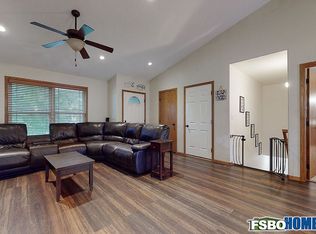 5724 Bethpage Cir SW, Cedar Rapids, IA 52404