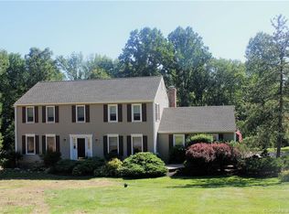 13 Windwood Rd, Brookfield, CT 06804