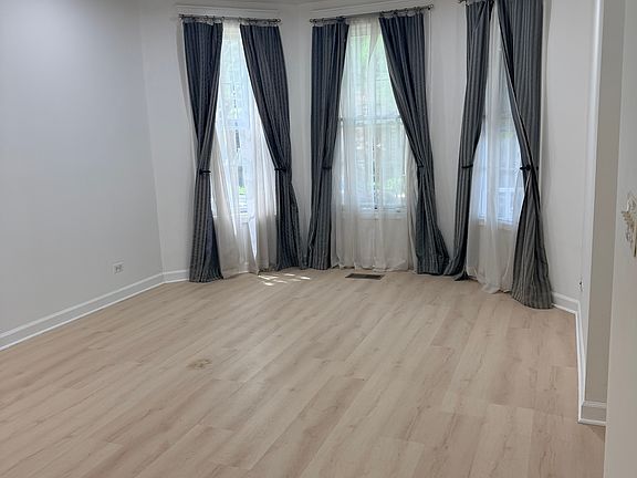 2nd image of 3757 N Hermitage Ave #1