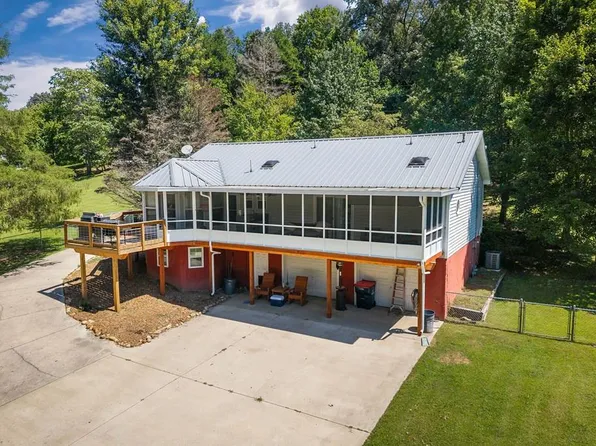 263 River Oaks Dr, Sparta, TN 38583